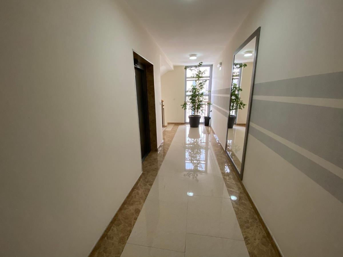 Fanky City Apartments Подгорица Экстерьер фото